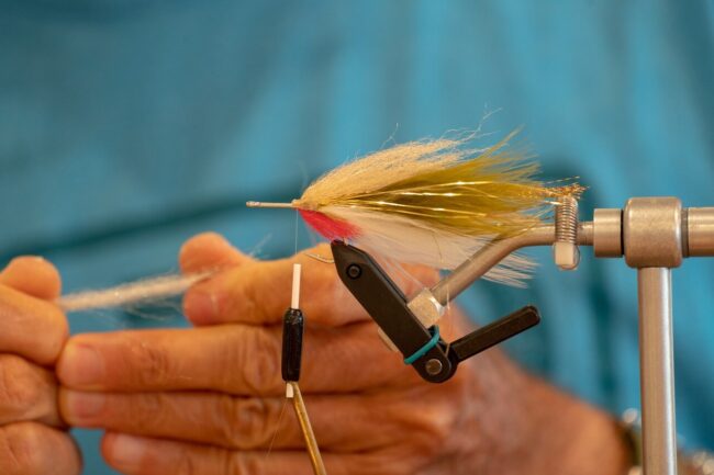 saltwater fly fishing - fly tying
