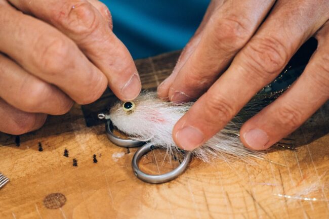 saltwater fly fishing - fly tying